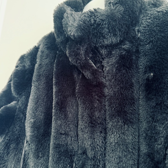 Via Spiga Reversible Cozy Soft Faux Mink Fur Blk Coat Women Medium Pockets Luxe - Picture 3 of 14